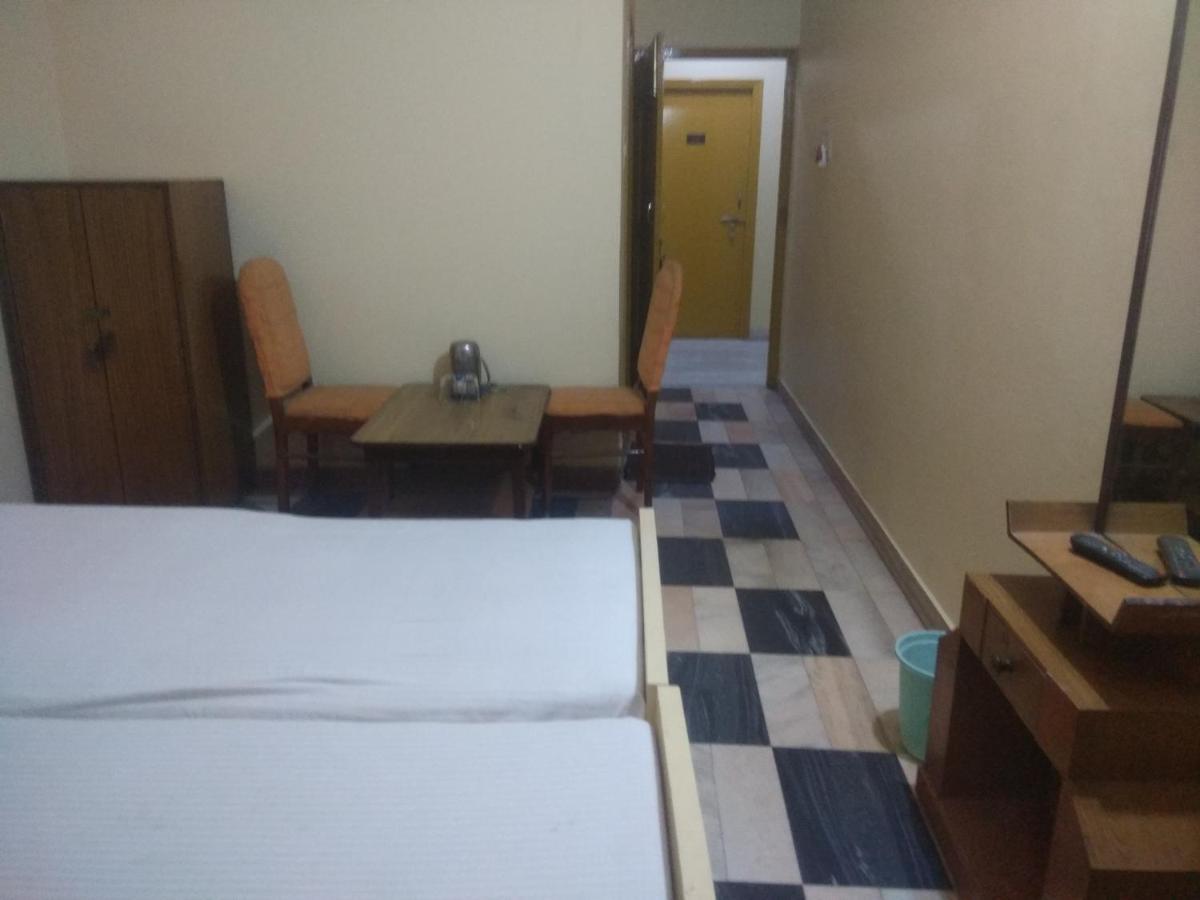 Motel Sayonara Begusarai Экстерьер фото