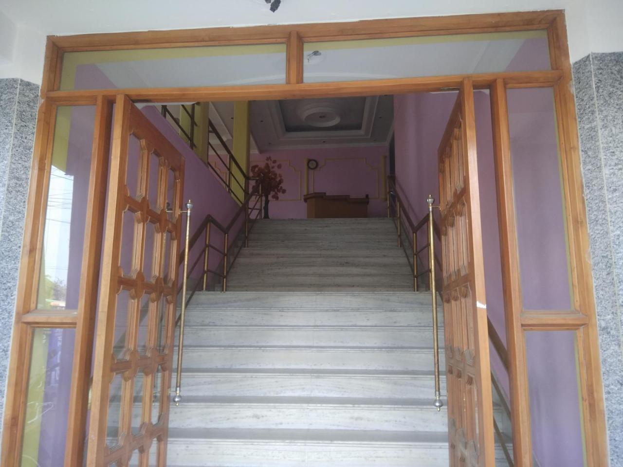 Motel Sayonara Begusarai Экстерьер фото